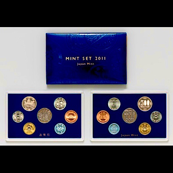 2011 Japanese mint set - Picture 2 of 3